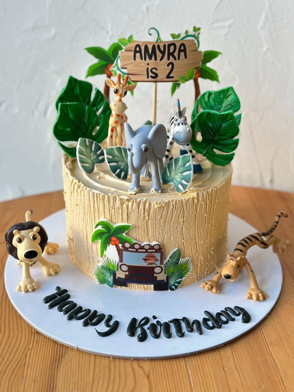 Safari Theme cake with Toys